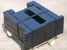 公路護(hù)欄底座_tag_泊頭市彪宇路橋配件有限公司
